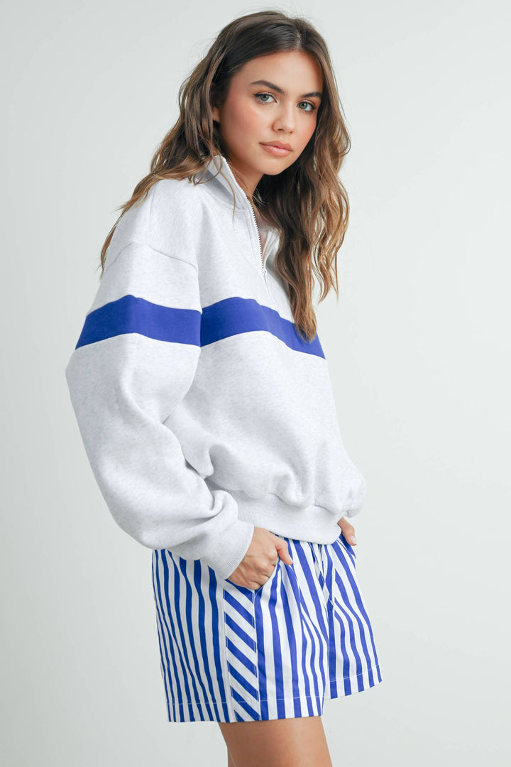 TWO-TONED HALF ZIP COLLAR SWEATSHIRT