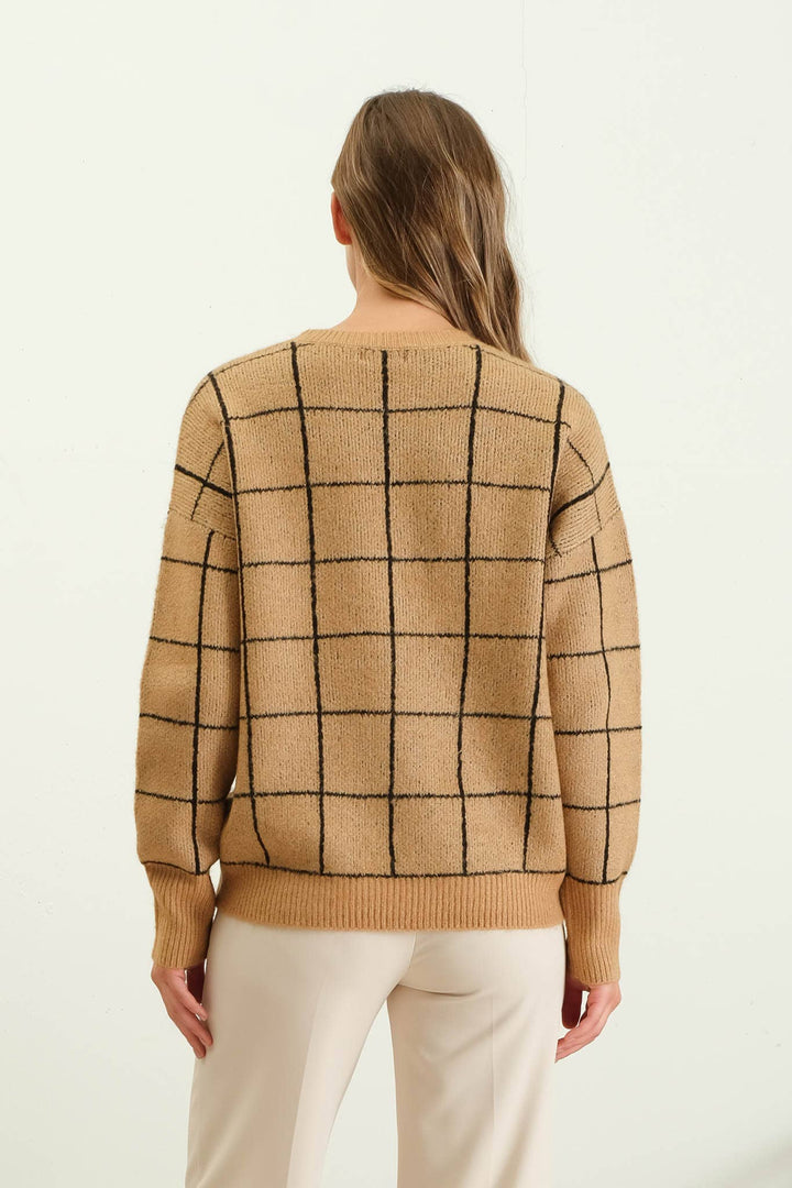 Women's Sweaters - GRID PRINT CREW NECK KNIT PULLOVER SWEATER - KHAKI - Cultured Cloths Apparel