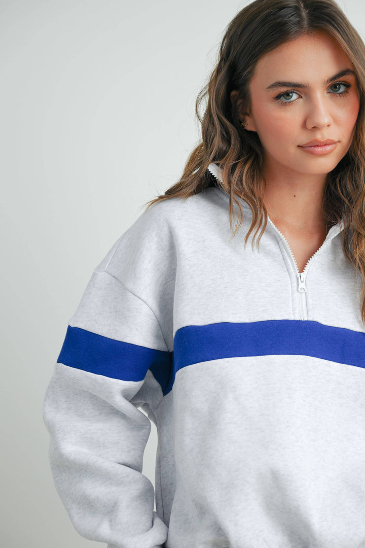 TWO-TONED HALF ZIP COLLAR SWEATSHIRT