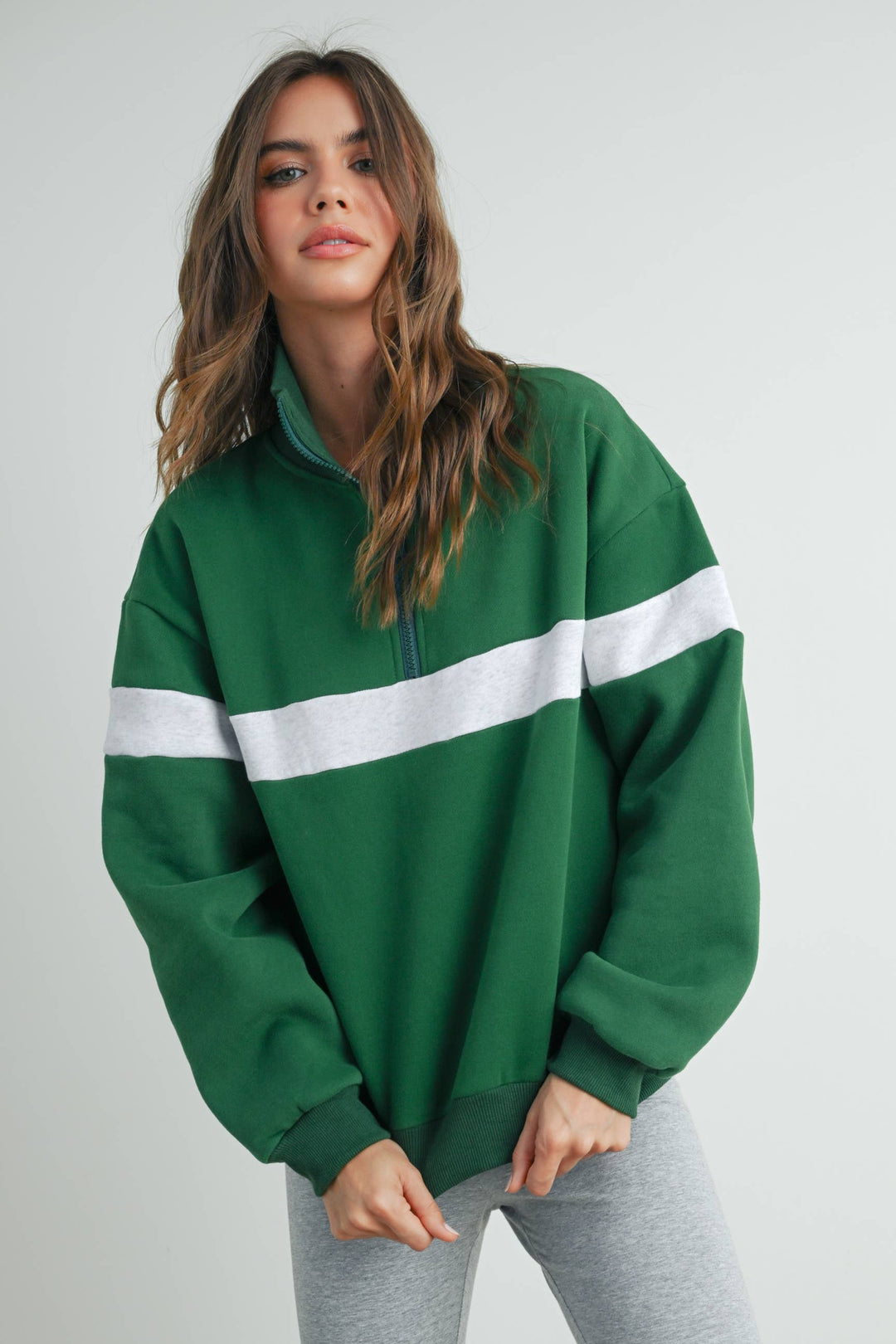 TWO-TONED HALF ZIP COLLAR SWEATSHIRT