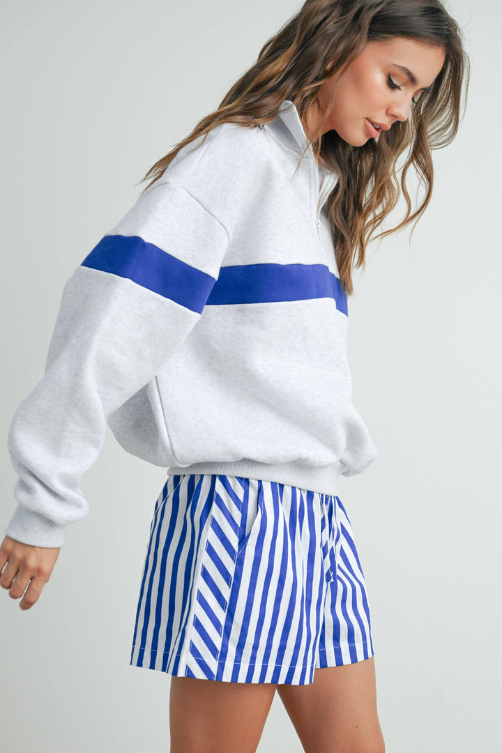 TWO-TONED HALF ZIP COLLAR SWEATSHIRT